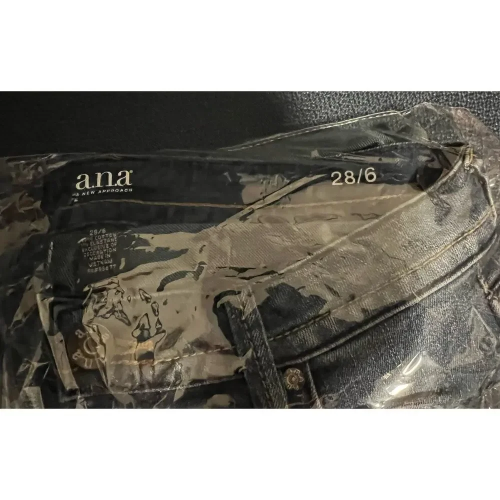A.N.A. A New Approach Women's Capris Faded Blue Crop Stretch Pants Jeans‎ Sz 6